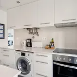 Апартаменти Guestready - Modern Flat Near Estrela Garden