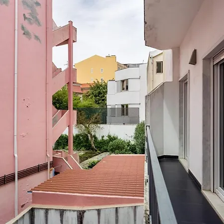 Guestready - Modern Flat Near Estrela Garden Apartament Lizbona