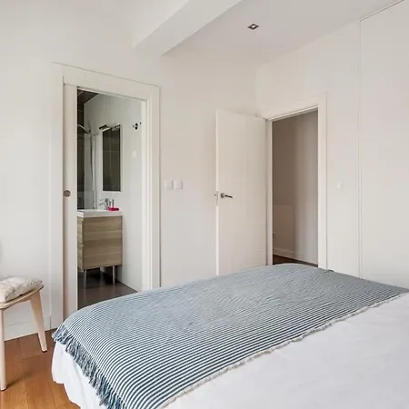 Guestready - Modern Flat Near Estrela Garden Lisbona