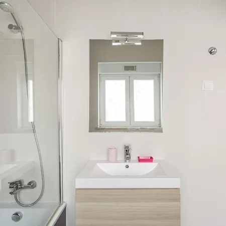 Joivy Modern Flat Near Estrela Garden Appartement Lissabon